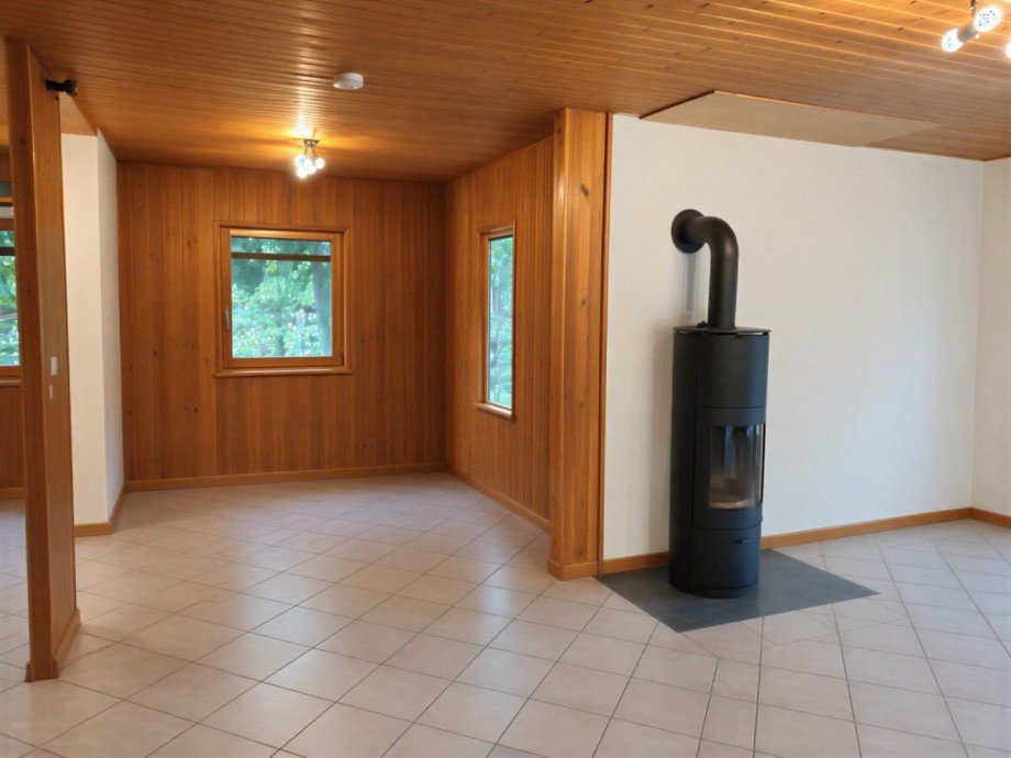 Wohn- Essbereich leer Einfamilienhaus Schluchsee