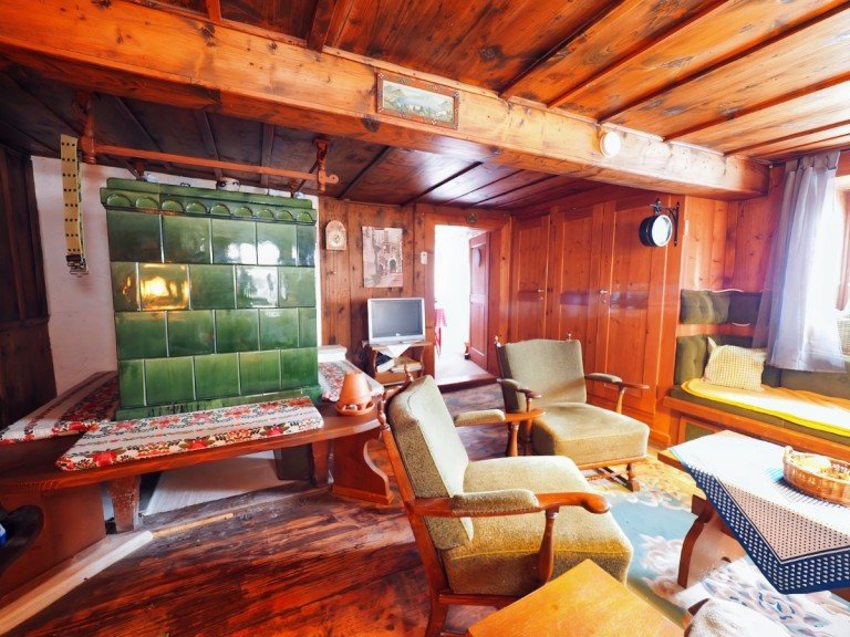 Stube im EG L�ffingen - G�schweiler Landhaus Oberhalb der Wutach... Charmantes Bauernhaus mit gro�em Ausbaupotenzial Wirtschaftsgeb�ude! VERKAUFT