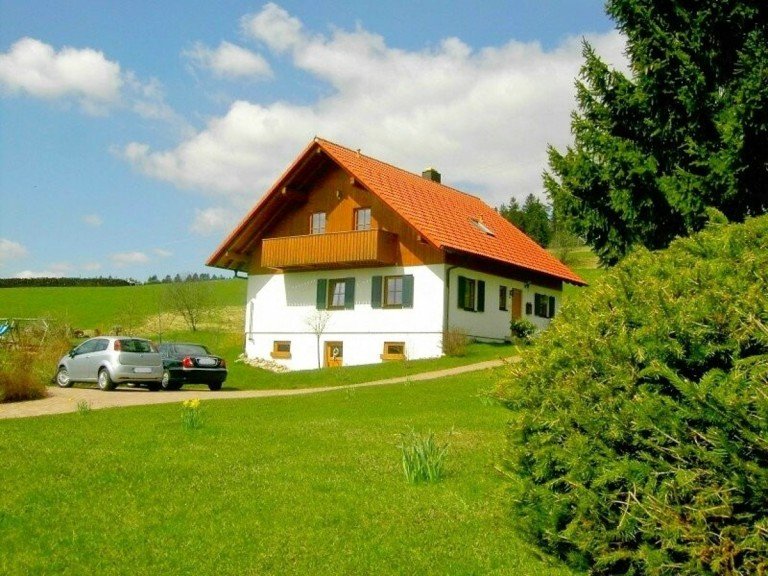 Traumhaus Lenzkirch-Saig Lenzkirch - Saig Einfamilienhaus Lenzkirch-Saig: Bezauberndes Landhaus in herrlicher S�dhanglage. VERKAUFT