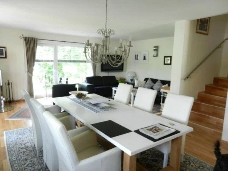 Blick ins Wohnzimmer Bad Krozingen Einfamilienhaus Bad Krozingen-Ortsteil... Schickes Einfamilienhaus mit h�bschem Garten. VERKAUFT