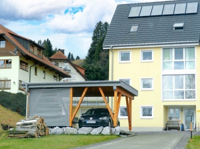 Ansicht von Osten Feldberg - Altglash�tten Doppelhaush�lfte Feldberg-Altglash�tten... Einfamilien- Doppelhaush�lfte in Bahnhofsn�he. VERKAUFT